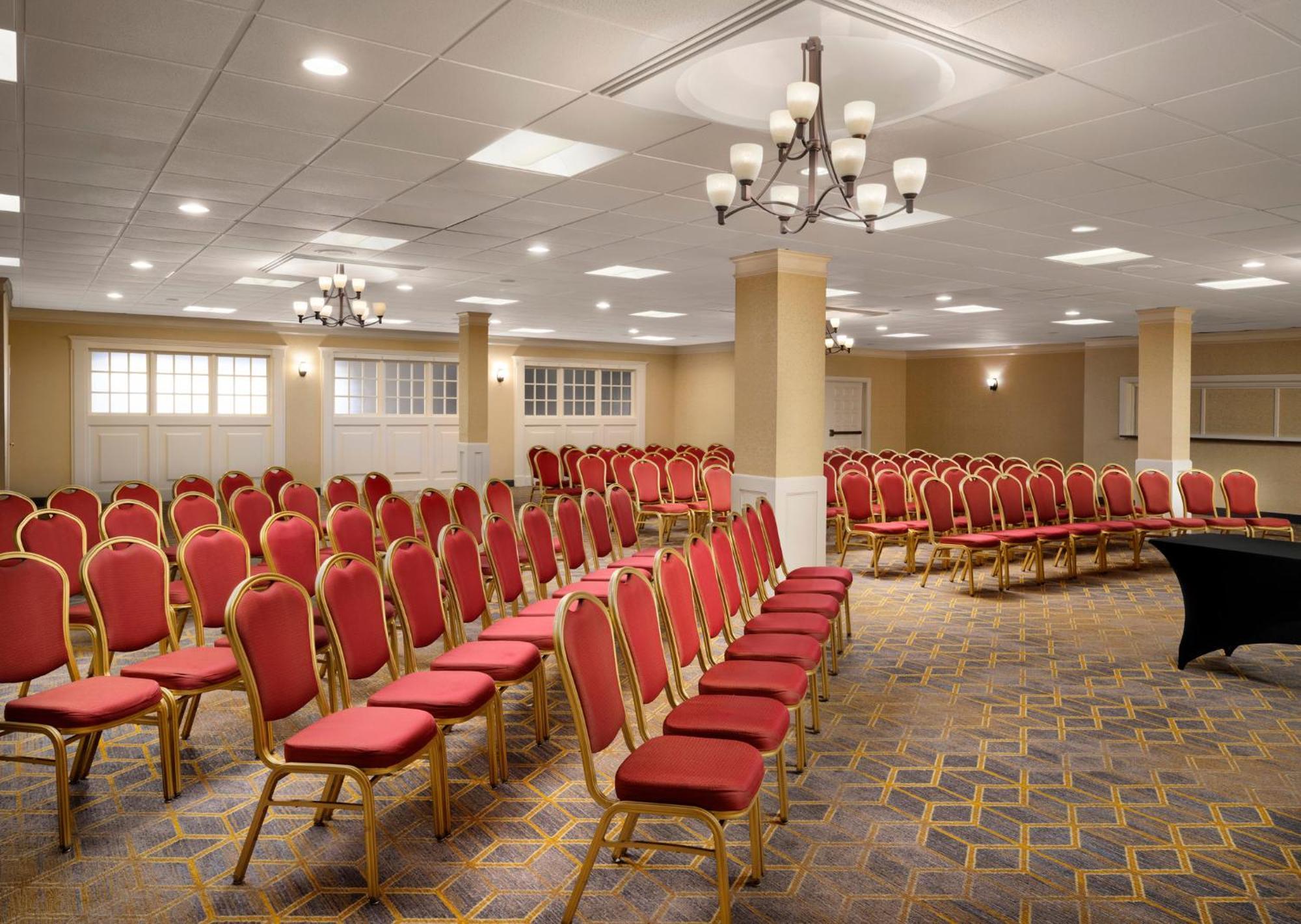 Holiday Inn & Suites Boston Peabody, An Ihg Hotel Extérieur photo
