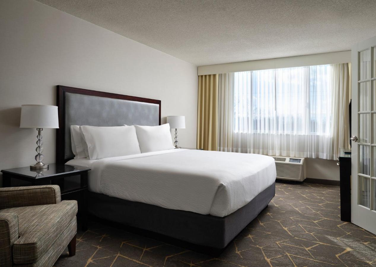 Holiday Inn & Suites Boston Peabody, An Ihg Hotel Extérieur photo