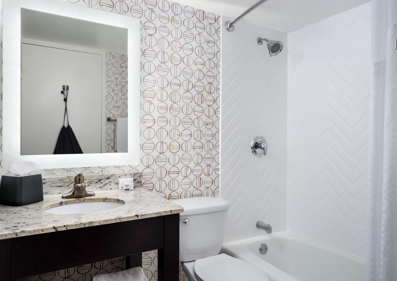 Holiday Inn & Suites Boston Peabody, An Ihg Hotel Extérieur photo