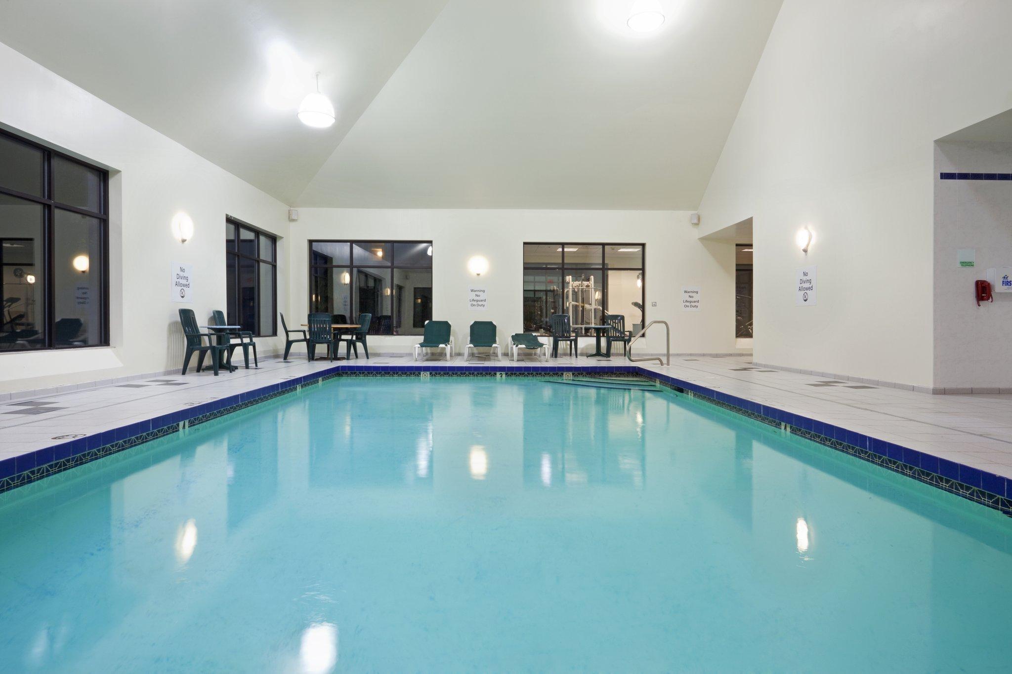 Holiday Inn & Suites Boston Peabody, An Ihg Hotel Extérieur photo